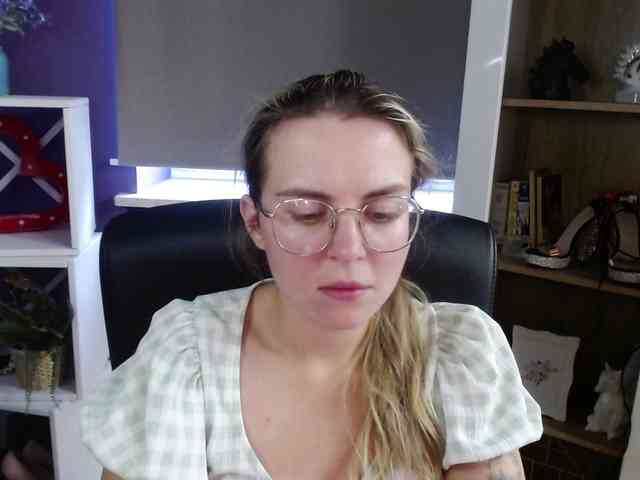 Soft-Zoey webcam