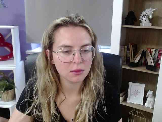 Soft-Zoey webcam