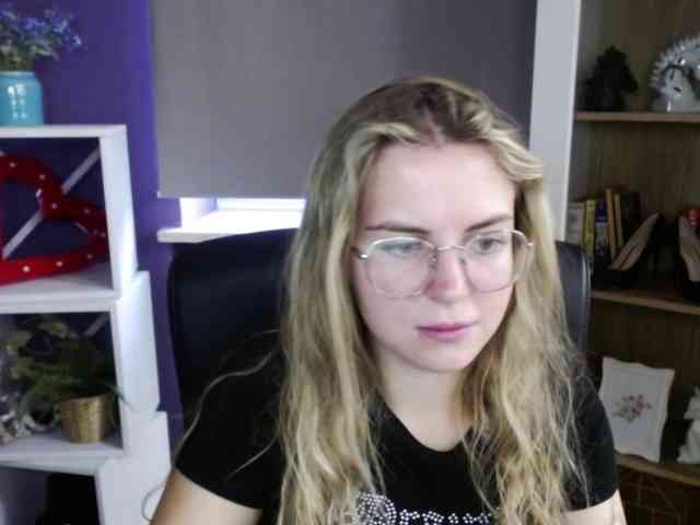 Soft-Zoey webcam