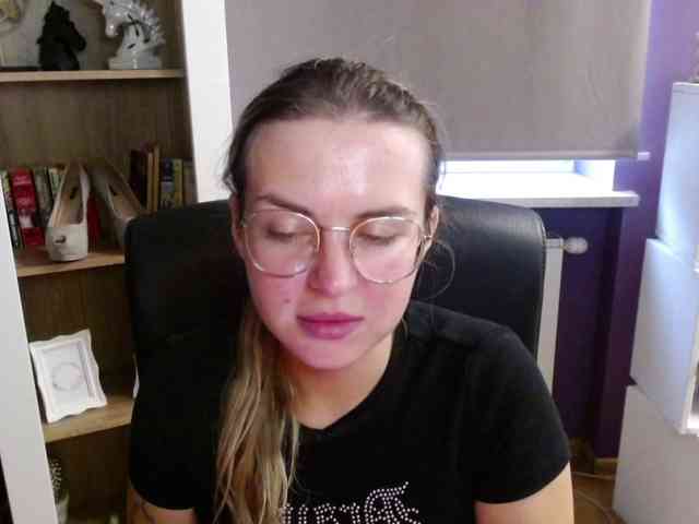Soft-Zoey webcam