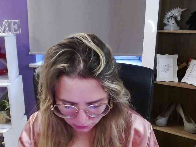 Soft-Zoey webcam
