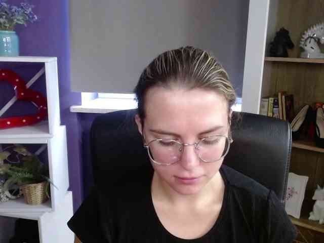 Soft-Zoey webcam