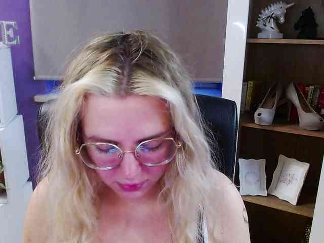 Soft-Zoey webcam