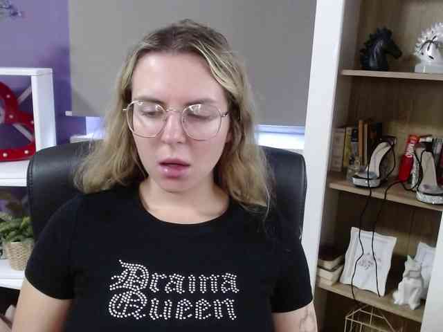 Soft-Zoey webcam