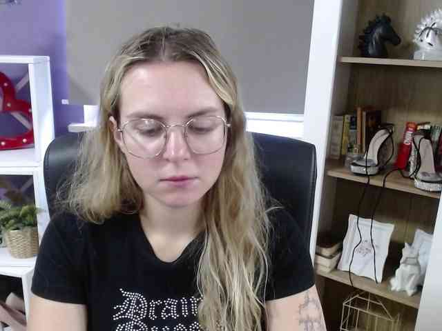 Soft-Zoey webcam
