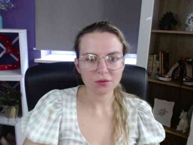 Soft-Zoey webcam
