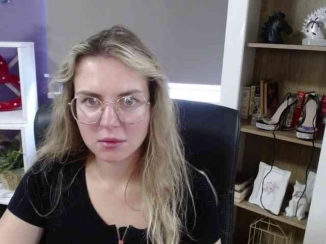 Soft-Zoey webcam