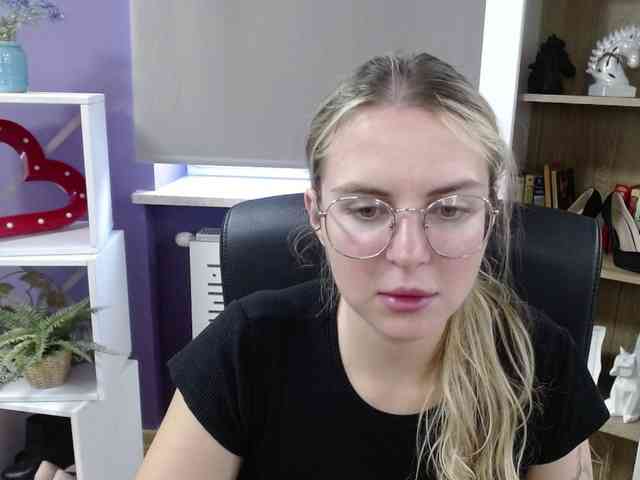 Soft-Zoey webcam