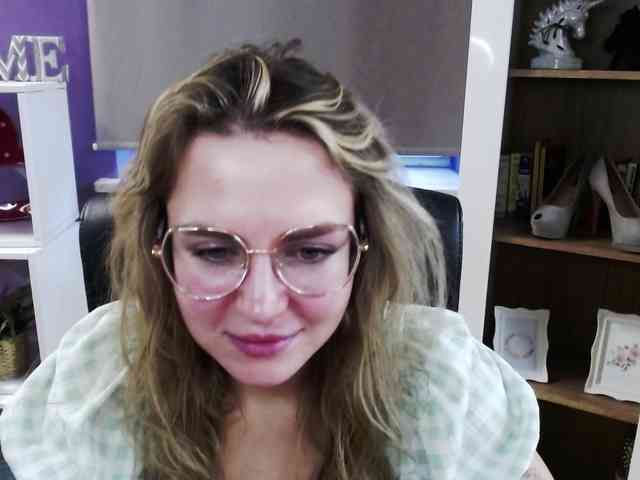 Soft-Zoey webcam
