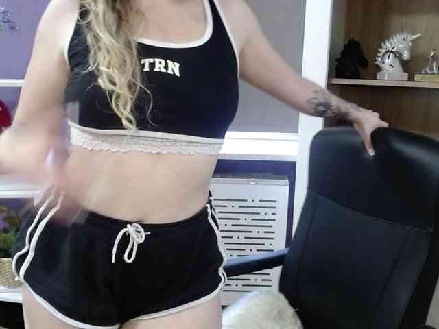 Soft-Zoey webcam