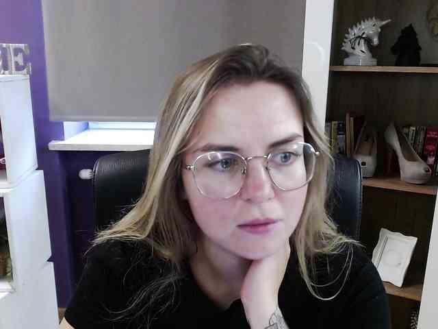 Soft-Zoey webcam