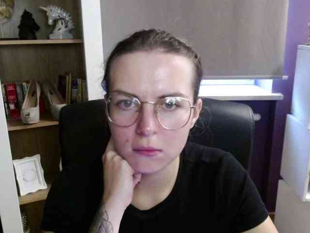 Soft-Zoey webcam