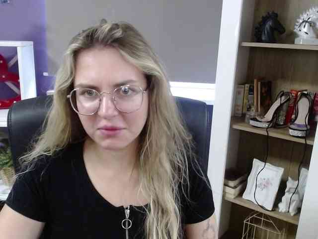 Soft-Zoey webcam