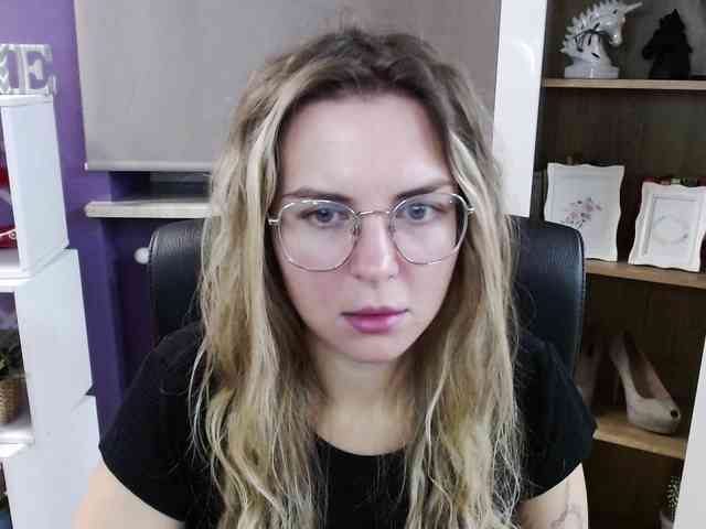Soft-Zoey webcam