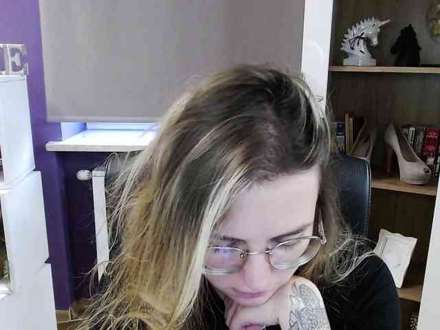 Soft-Zoey webcam