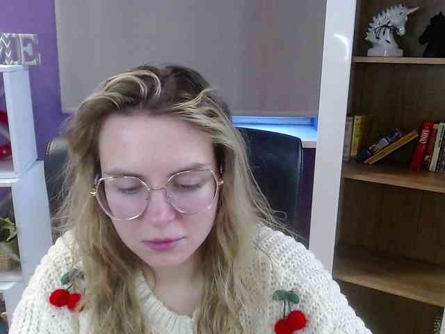 Soft-Zoey webcam