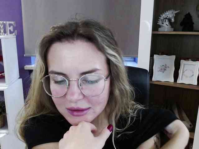 Soft-Zoey webcam