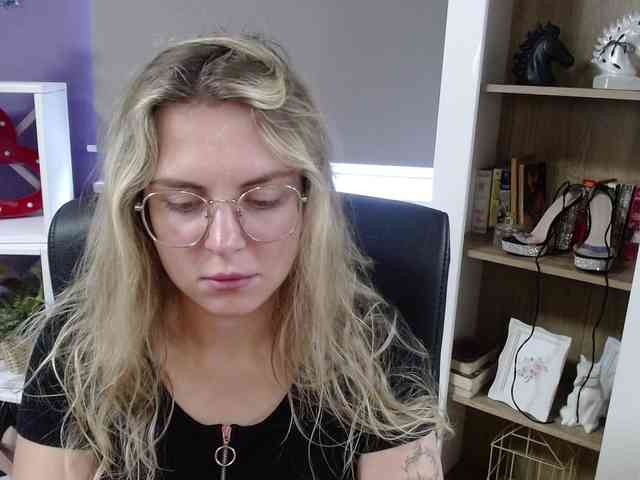 Soft-Zoey webcam
