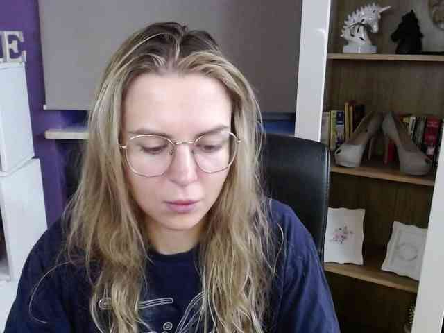 Soft-Zoey webcam