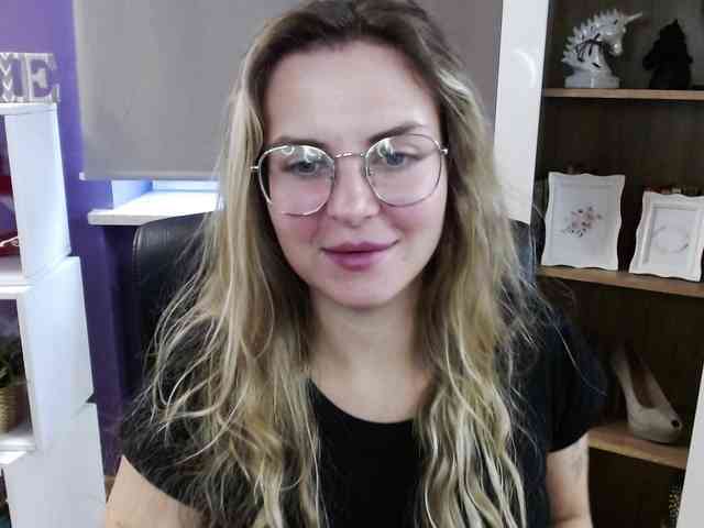 Soft-Zoey webcam