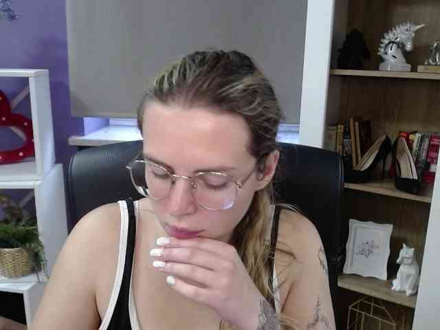 Soft-Zoey webcam