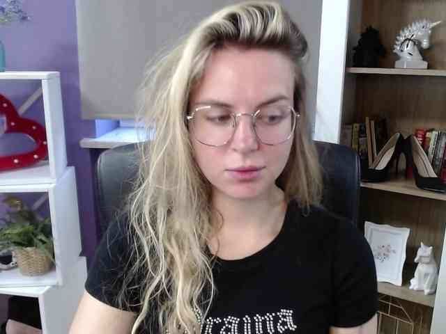 Soft-Zoey webcam