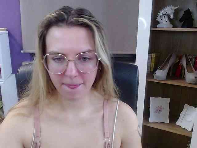Soft-Zoey webcam