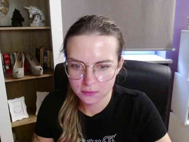 Soft-Zoey webcam