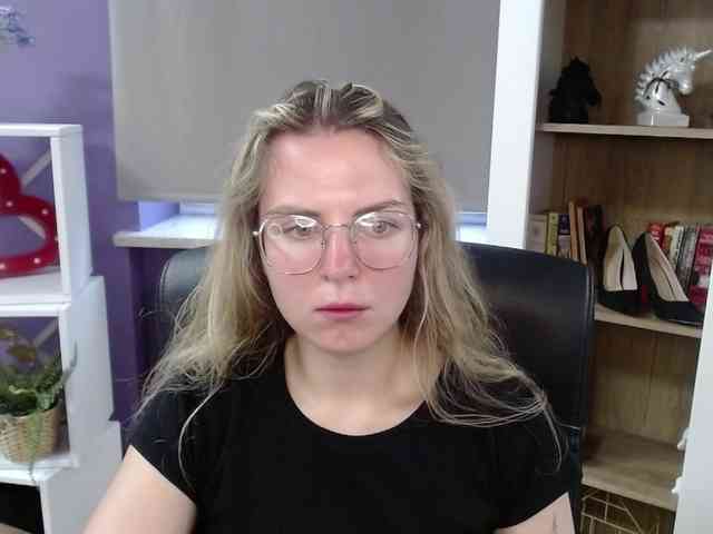 Soft-Zoey webcam