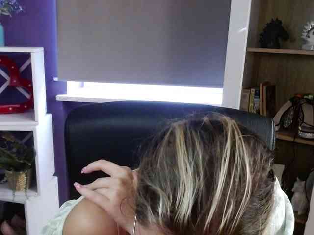 Soft-Zoey webcam