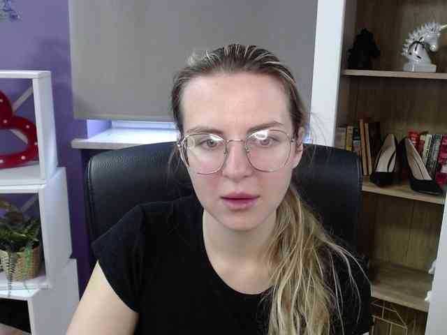 Soft-Zoey webcam