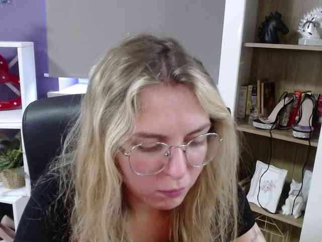 Soft-Zoey webcam