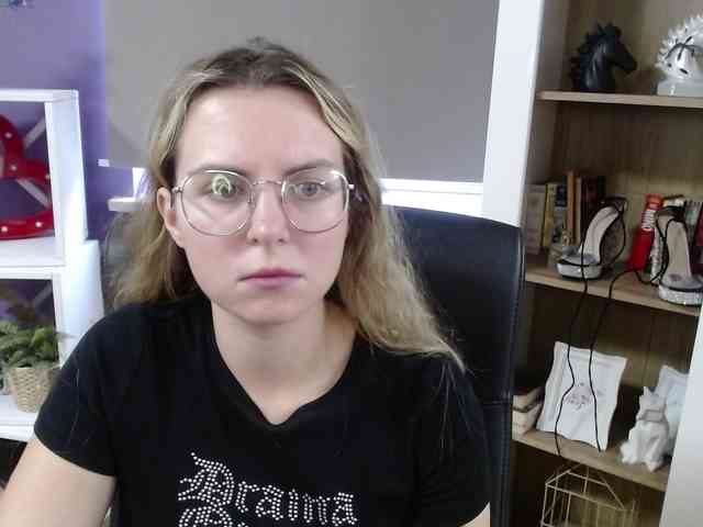 Soft-Zoey webcam