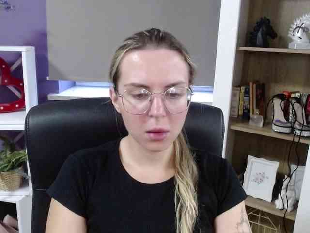 Soft-Zoey webcam