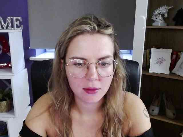 Soft-Zoey webcam