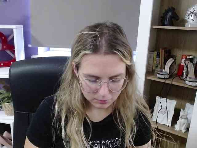 Soft-Zoey webcam