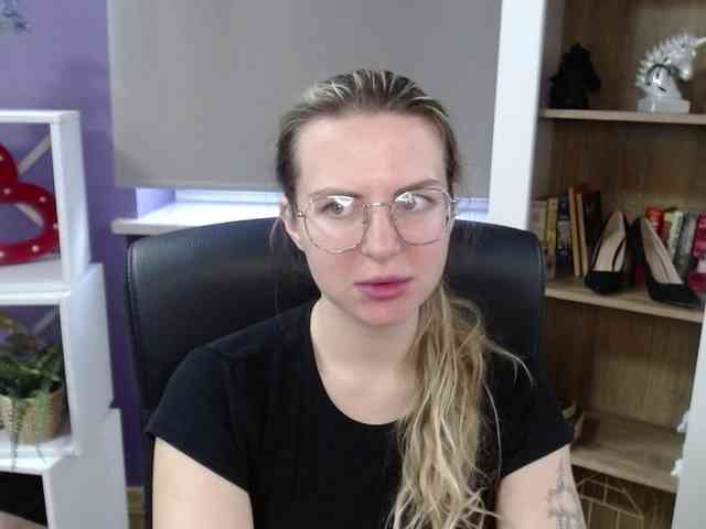 Soft-Zoey webcam