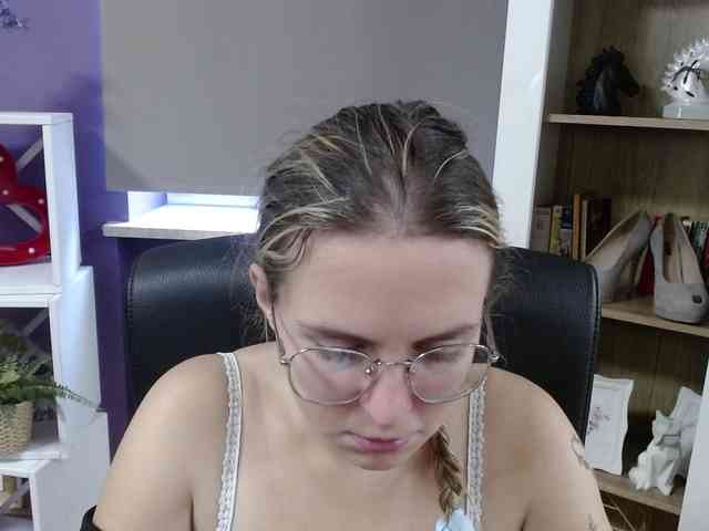 Soft-Zoey webcam