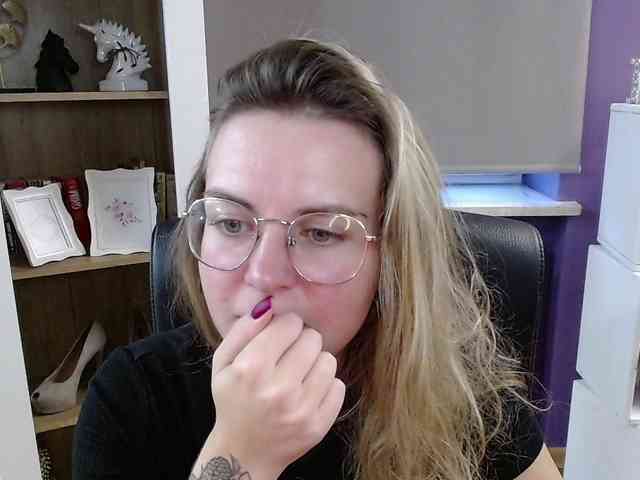 Soft-Zoey webcam