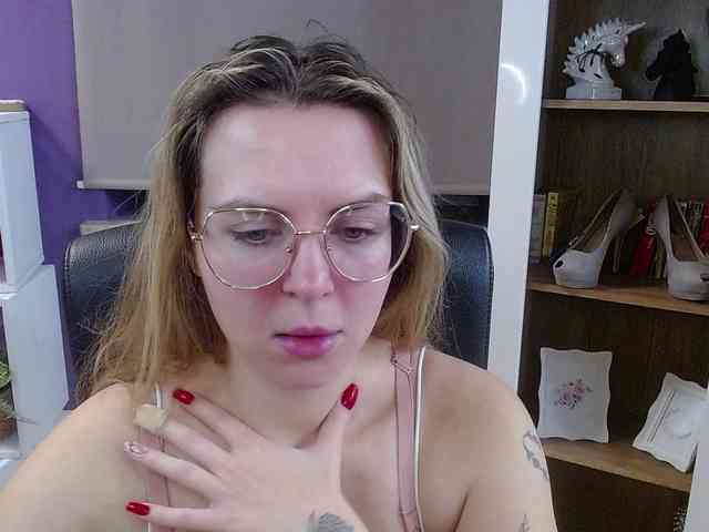 Soft-Zoey webcam