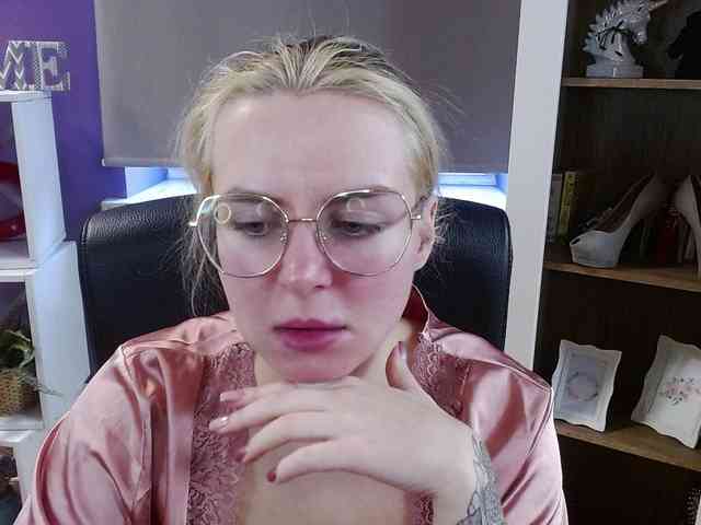 Soft-Zoey webcam