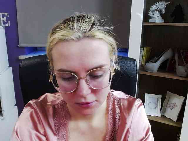 Soft-Zoey webcam