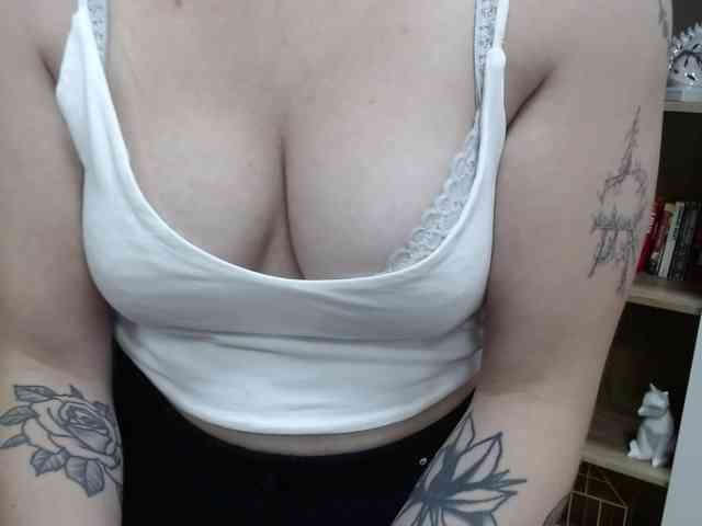 Soft-Zoey webcam