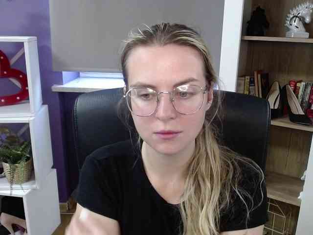 Soft-Zoey webcam