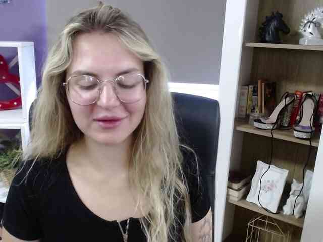 Soft-Zoey webcam