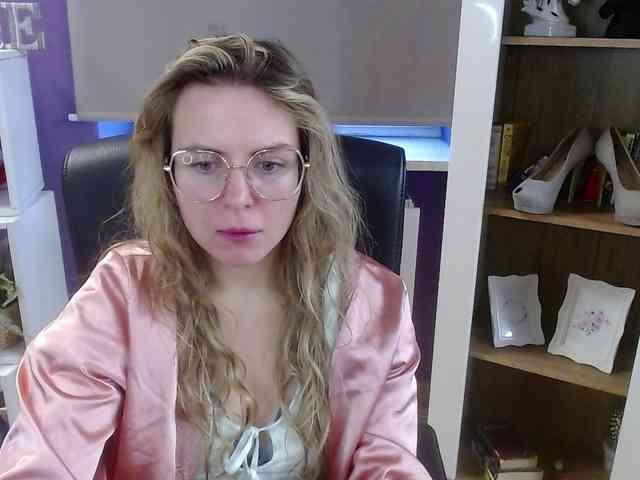 Soft-Zoey webcam