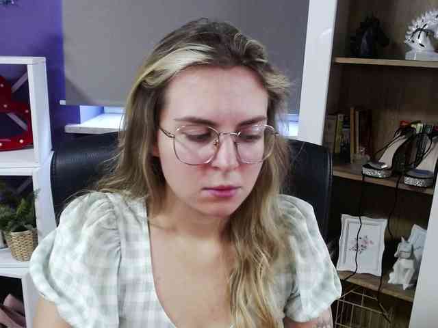 Soft-Zoey webcam