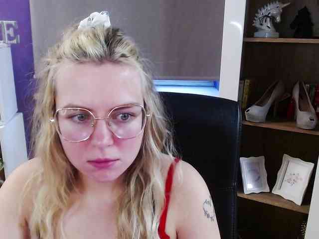 Soft-Zoey webcam