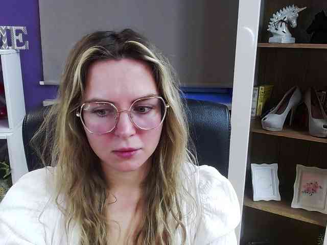Soft-Zoey webcam