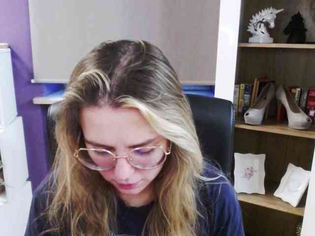 Soft-Zoey webcam